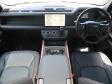 認定中古車 純正22インチアルミホイール スライディングパノラミックルーフ ブラックパック 固定サイドステップ 前席シートヒーター&クーラー エアサスペンション アップルカープレイ
