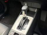 運転のしやすいシフトレバー。