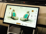 全席シートクーラー&ヒーター搭載!季節のよっては欠かすことのできないポイントの高い装備と言えます!ナビ画面で前後席共に操作可能。前席に搭載のマッサージ機能で快適性を更に向上!