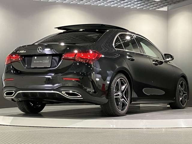メルセデス・ベンツ Aクラスセダン A200d AMGラインパッケージ