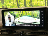 【アラウンドビューモニター】専用のカメラにより、上から見下ろしたような視点で360度クルマの周囲を確認することができます☆死角部分も確認しやすく、狭い場所での切り返しや駐車もスムーズに行えます。