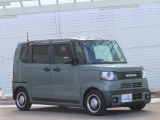 当社元デモカー『N-BOX JOY ターボ』入荷しました☆彡ボディカラーは『ボタニカルグリーンパール』です!!ホンダセンシング、リアカメラ等、充実装備で安全性も高いお薦めの一台です!