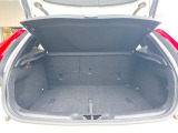普段のお買い物や通勤、送迎等に十分な荷室スペースを確保しております。セカンドシートを倒すと、大きな荷物の積載も可能です。