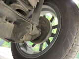 お車を安心してお乗りいただく為には、足回りの定期点検が欠かせません。サービスサポート(有償保証)では無料点検もご提供しており、安心のカーライフをお過ごしいただけるサポート体制が整っています。