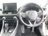 運転席から見たハンドルダッシュまわりになります。