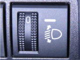 ヘッドランプの光軸調整ダイヤルを装備しております