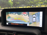【パノラミックビューモニター】専用のカメラにより、上から見下ろしたような視点で360度クルマの周囲を確認することができます☆死角部分も確認しやすく、狭い場所での切り返しや駐車もスムーズに行えます。
