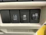 ドライバーへ逸脱の危険を知らせ車線逸脱を回避するようステアリング操作を支援する路外逸脱抑制機能、車がカーブの外側へ膨らんだり内側へ巻き込んだりする挙動を防止する横滑り防止装置付きです!