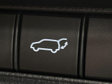 【パワーバックドア】スマートキーや運転席のボタンを押すだけでリアゲートが自動で開閉します!荷物を持っている時や、高い位置にあるバックドアを閉める際に便利な機能です♪