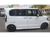 HONDAはクルマ同士はもちろん、歩行者への安全にも配慮した「歩行者傷害軽減ボディ」も採用しています。
