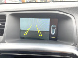 【パークアシスト・カメラ】駐車時に後方がリアルタイム映像で確認できます。大型商業施設や立体駐車場での駐車時や、夜間のバック時に大活躍!運転スキルに関わらず、今や必須となった装備のひとつです!