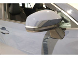 サイドターンランプ付きドアミラー。車両のドレスアップと右左折時の被視認性を兼ね備えたお洒落なミラーです。