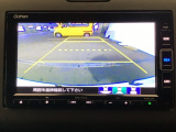 バックモニター付きで、車庫入れやバック時の後方確認をサポート。