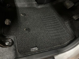 嬉しい装備!!純正カーペットマット装備です!