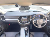 V60ウルトラB4入荷いたしました。harman/kardon高音質サウンドなど快適装備盛りだくさん♪もちろんボルボが世界に誇る安全機能も多数されており、お買い物にもピッタリの1台です。
