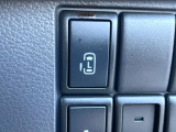 【パワースライドドア】スマートキーや運転席のスイッチでスライドドアの開閉が可能♪電動だから力を入れてドアを開ける必要が無く、小さいお子様でも、重い荷物を持っている時もラクに開け閉めできます♪