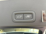 【パワーバックドア】スマートキーや運転席のボタンを押すだけでリアゲートが自動で開閉します!荷物を持っている時や、高い位置にあるバックドアを閉める際に便利な機能です。