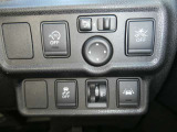 ステアリングに各種スイッチが付いてますので、運転中に余所見することがありませんね!