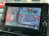 まるで真上から見ているような、視認性の良いアラウンドビューモニターです。駐車が苦手な方でもこれでらくらく駐車できますよ。