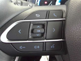 ステアリングスイッチ付!運転中も目線を動かす事無く音量等の操作可能!