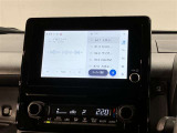 広い展示場にゆったりと展示をしております。ベビーカーでもゆっくりと車をご覧いただけますよ!
