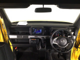 【前方視界】開放的な前方視界!運転がしやすく疲れにくいです♪窓が大きく、見通しがとっても良いおクルマですよ♪