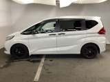 スライドドアなら狭い駐車場でもドアをぶつける心配がありません。ステップが低く乗り降りもしやすいです。