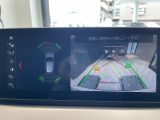 前後クリアランスソナー付なので、駐車が苦手な方でも安心です。ガイドの表示・非表示も切り替え可能です。