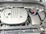当店の認定中古車(VOLVO APPROVED CAR)はメーカー基準の車齢・走行に応じた内外装・機関の176項目もの項目に厳密な点検を実施。すべての基準を満たした自信を持ってお届けする中古車です。