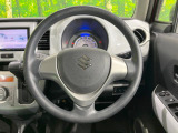 インテリアに合わせたデザインのステアリングは、運転される方のことも考え、運転しやすい形状、大きさです。是非一度、実際に触ってお確かめください。