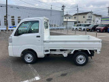 安全安心な走行のために、納車前には小さなクルマを知り尽くしたエキスパートが基本性能に関わる機能や状態を徹底的に点検しています。
