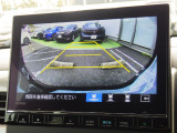 ◆◆バックカメラの画像です。ガイドラインがスムースな車庫入れをサポートいたします!車庫入れの安心感がアップしますね☆