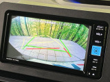 【バックカメラ】駐車時に後方がリアルタイム映像で確認できます。大型商業施設や立体駐車場での駐車時や、夜間のバック時に大活躍!運転スキルに関わらず、今や必須となった装備のひとつです!