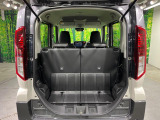 普段のお買い物や通勤、送迎等に十分な荷室スペースを確保しております。セカンドシートを倒すと、大きな荷物の積載も可能です♪