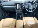 XC40 B4 AWD インスクリプション 4WD 