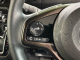 ステアリングにオーディオ操作スイッチが付いています。オーディオ画面に直接タッチしなくても操作が出来ますので、運転に集中できます。
