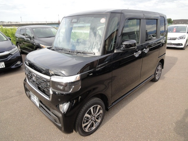 N-BOXカスタム  カスタム 660 4WD