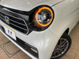 【LEDヘッドライト】悪天候や夜間走行時も良好な視界を確保し安心して運転できる高輝度LEDヘッドライトを装備!点灯速度が早く、消費電力も抑えられています。
