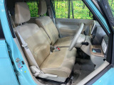 運転席シート廻りは使用感も少なく、良好な状態となっています。丁寧に使われていたことがよくわかりますね。