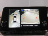 クルマを空から見たような映像が映る、アラウンドビューモニターで、車両周辺の安全確認も一目できます!小さなお子様や障害物も確認できるので、運転のしやすさだけでなく事故防止にも役立ち安心して駐車できます♪