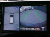 まるで上空から見下ろしているような感じで駐車が楽にできるインテリジェントアラウンドビューモニター!幅寄せが苦手な方でもサイドビューで確認することができますよ♪