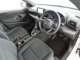 シンプルで使いやすいデザインの運転席です。
