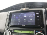 Bluetoothもついてるので、携帯と繋いで好きな音楽聞けます。