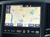 【メーカー純正ナビ】インテリアに溶け込むスタイリッシュな「専用設計」メーカーナビを装備♪視認性や操作性など基本性能にも優れ、より上質なカーライフをお楽しみいただけます。