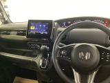 運転席周辺のスマートなレイアウトが、操作のしやすさを実現。快適なドライブをサポートします。