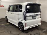 スポーティー&スタイリッシュな、大型テールゲートスポイラー