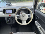 ステアリングは運転しやすい形状、大きさです!
