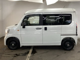 スライドドアなら狭い駐車場でもドアをぶつける心配がありません。ステップが低く乗り降りもしやすいです。