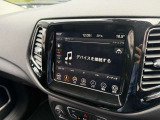純正メモリーナビ・Bluetooth・USB・フルセグチューナー・カープレイ・アンドロイドオート対応の8.4インチUコネクト