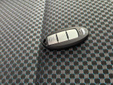 スマートキー(鍵の開け閉めも、エンジンの始動や停止もキーを出さずに身に着けているだけでできるからとても便利。)